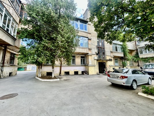 Продам двухкомнатную (2-комн.) квартиру, Ленина б-р, 1, Симферополь г