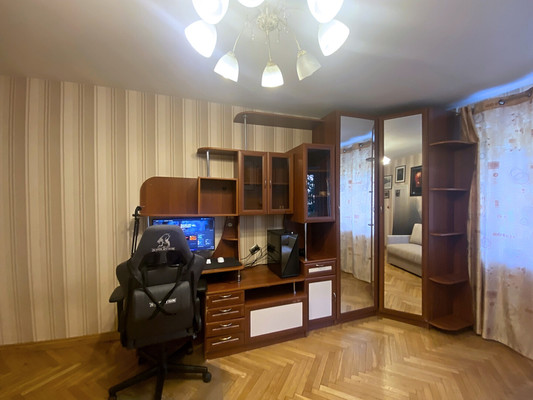 Продам однокомнатную (1-комн.) квартиру, Токарева ул, 8, Сестрорецк г