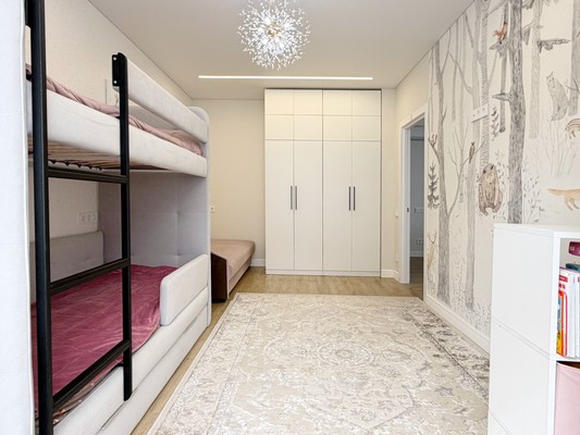 Продам трехкомнатную (3-комн.) квартиру, Шмидта ул, 56б, Пермь г