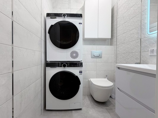 Продам трехкомнатную (3-комн.) квартиру, Шмидта ул, 56б, Пермь г