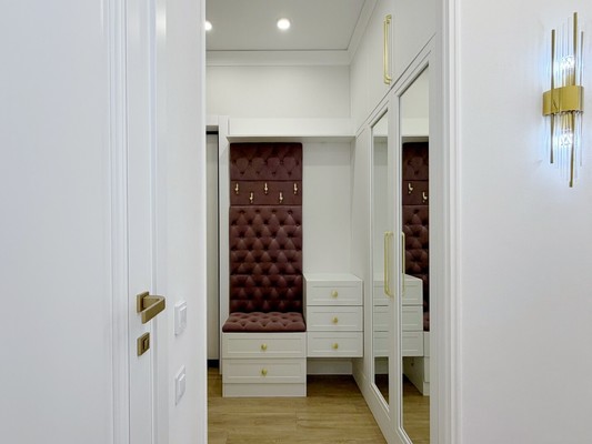 Продам трехкомнатную (3-комн.) квартиру, Шмидта ул, 56б, Пермь г