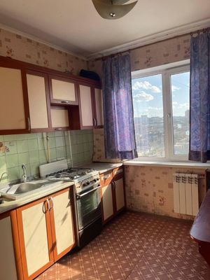 Продам двухкомнатную (2-комн.) квартиру, Победы пр-кт, 68, Симферополь г