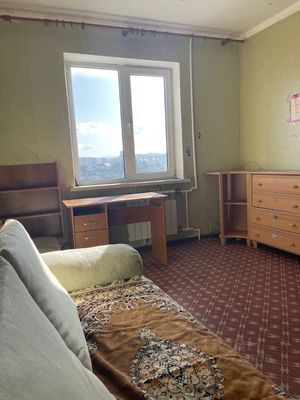 Продам двухкомнатную (2-комн.) квартиру, Победы пр-кт, 68, Симферополь г