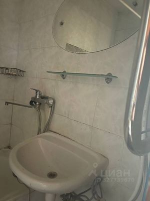 Продам двухкомнатную (2-комн.) квартиру, Победы пр-кт, 68, Симферополь г