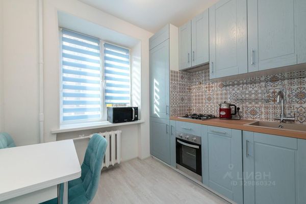 Продам двухкомнатную (2-комн.) квартиру, Мосфильмовская ул, 27, Москва г