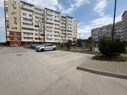 Сдам двухкомнатную (2-комн.) квартиру, Балаклавская ул, 73е, Симферополь г
