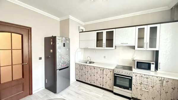 Продам двухкомнатную (2-комн.) квартиру, Югорская ул, 13, Ханты-Мансийск г