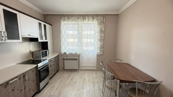 Продам двухкомнатную (2-комн.) квартиру, Югорская ул, 13, Ханты-Мансийск г
