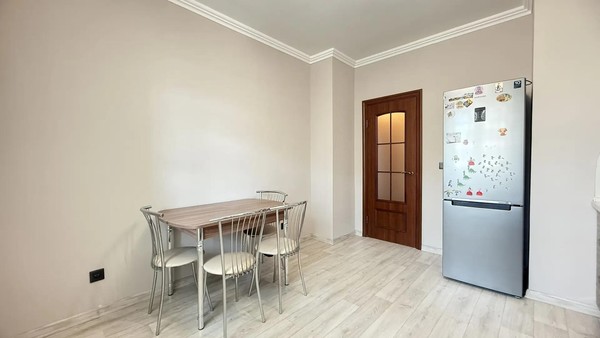 Продам двухкомнатную (2-комн.) квартиру, Югорская ул, 13, Ханты-Мансийск г