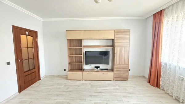 Продам двухкомнатную (2-комн.) квартиру, Югорская ул, 13, Ханты-Мансийск г