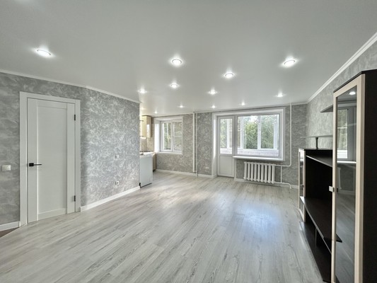 Продам трехкомнатную (3-комн.) квартиру, Карпинского ул, 32, Пенза г