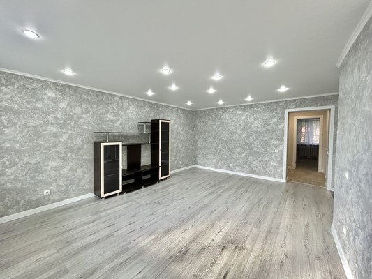 Продам трехкомнатную (3-комн.) квартиру, Карпинского ул, 32, Пенза г
