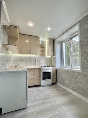 Продам трехкомнатную (3-комн.) квартиру, Карпинского ул, 32, Пенза г