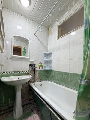 Продам трехкомнатную (3-комн.) квартиру, Ватутина ул, 29, Нальчик г