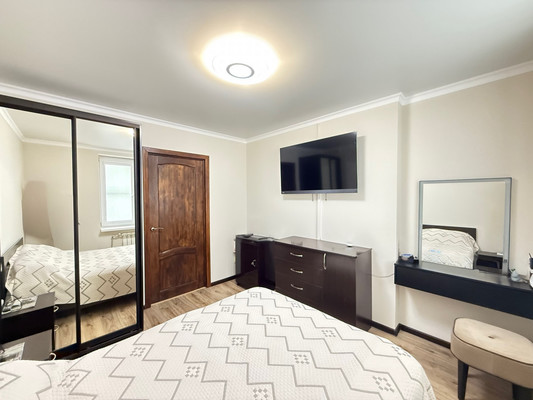 Продам трехкомнатную (3-комн.) квартиру, Московская ул, 12к3, Нальчик г