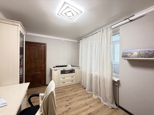 Продам трехкомнатную (3-комн.) квартиру, Московская ул, 12к3, Нальчик г