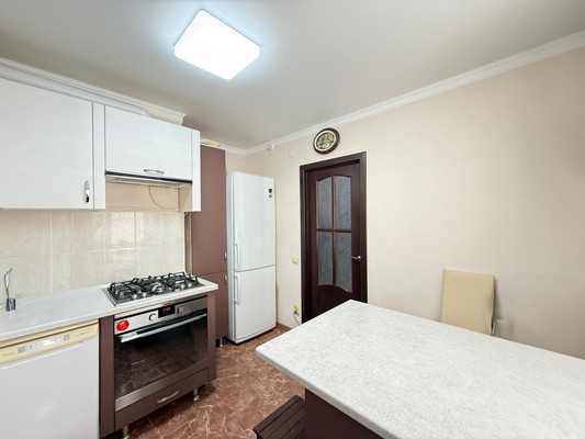 Продам трехкомнатную (3-комн.) квартиру, Московская ул, 12к3, Нальчик г