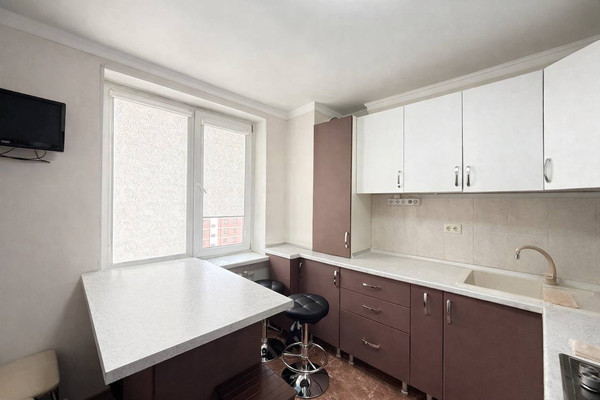 Продам трехкомнатную (3-комн.) квартиру, Московская ул, 12к3, Нальчик г
