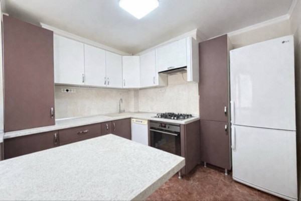 Продам трехкомнатную (3-комн.) квартиру, Московская ул, 12к3, Нальчик г