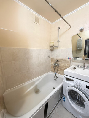 Продам трехкомнатную (3-комн.) квартиру, Московская ул, 12к3, Нальчик г