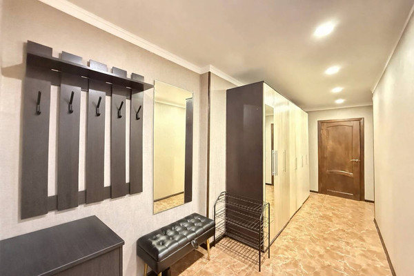Продам трехкомнатную (3-комн.) квартиру, Московская ул, 12к3, Нальчик г