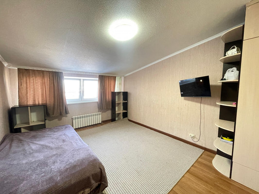 Продам трехкомнатную (3-комн.) квартиру, Эльбрусская ул, 19, Нальчик г