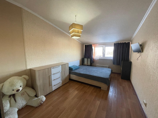 Продам трехкомнатную (3-комн.) квартиру, Эльбрусская ул, 19, Нальчик г