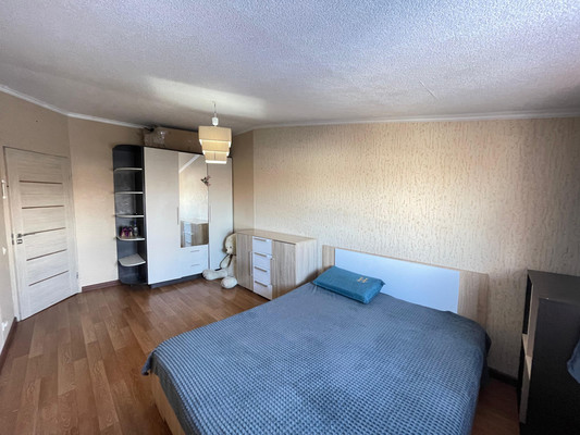 Продам трехкомнатную (3-комн.) квартиру, Эльбрусская ул, 19, Нальчик г
