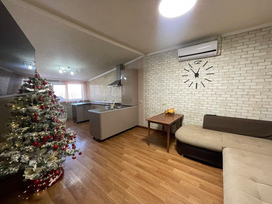 Продам трехкомнатную (3-комн.) квартиру, Эльбрусская ул, 19, Нальчик г