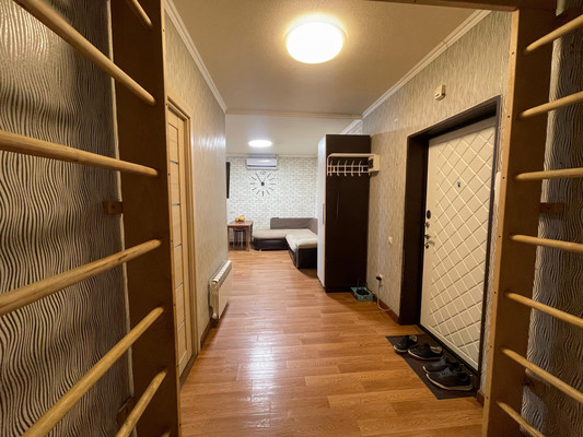 Продам трехкомнатную (3-комн.) квартиру, Эльбрусская ул, 19, Нальчик г