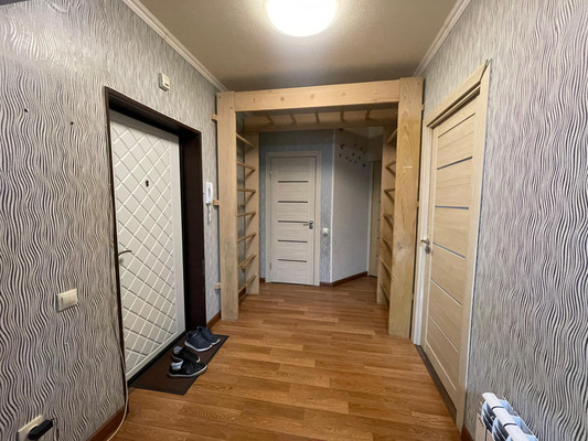 Продам трехкомнатную (3-комн.) квартиру, Эльбрусская ул, 19, Нальчик г