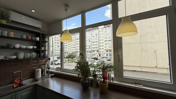 Продам трехкомнатную (3-комн.) квартиру, Байсултанова ул, 35в, Нальчик г