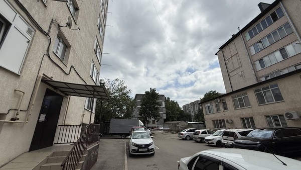 Продам трехкомнатную (3-комн.) квартиру, Байсултанова ул, 35в, Нальчик г