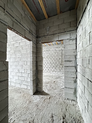 Продам двухкомнатную (2-комн.) квартиру, 18, Мир п