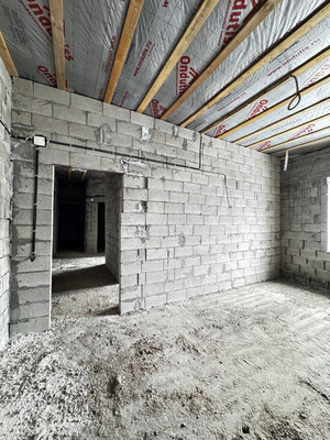 Продам двухкомнатную (2-комн.) квартиру, 18, Мир п