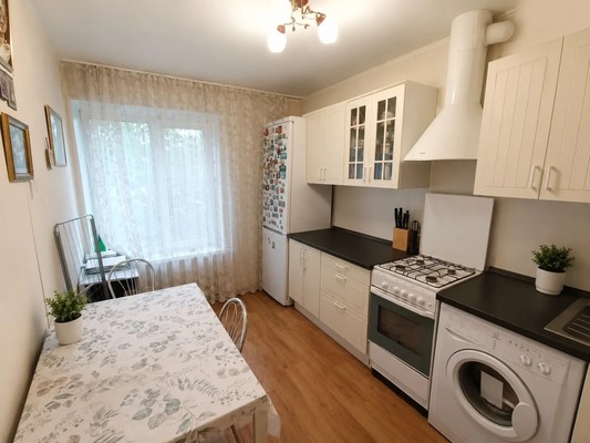 Продам однокомнатную (1-комн.) квартиру, Тёплый Стан ул, 21к2, Москва г