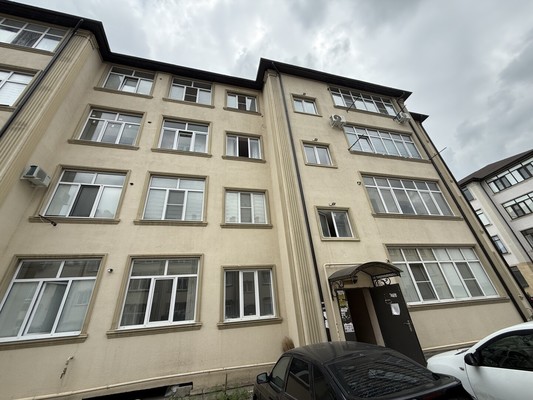 Продам трехкомнатную (3-комн.) квартиру, 2-я Надречная ул, 128к8, Нальчик г