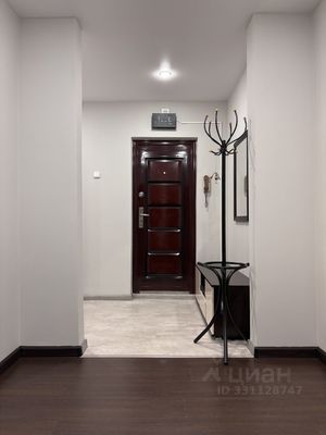 Продам трехкомнатную (3-комн.) квартиру, Вернадского пр-кт, 93к1, Москва г