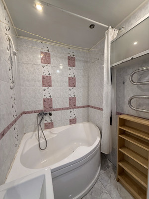 Продам двухкомнатную (2-комн.) квартиру, Курская ул, 25, Казань г