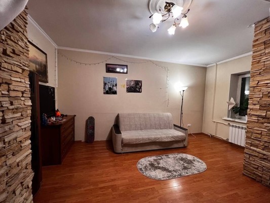 Продам трехкомнатную (3-комн.) квартиру, Космонавтов пр-кт, 37к1, Королев г