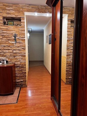 Продам трехкомнатную (3-комн.) квартиру, Космонавтов пр-кт, 37к1, Королев г