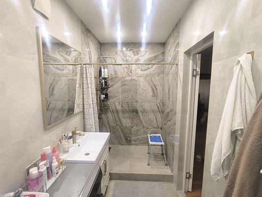 Продам трехкомнатную (3-комн.) квартиру, Космонавтов пр-кт, 37к1, Королев г