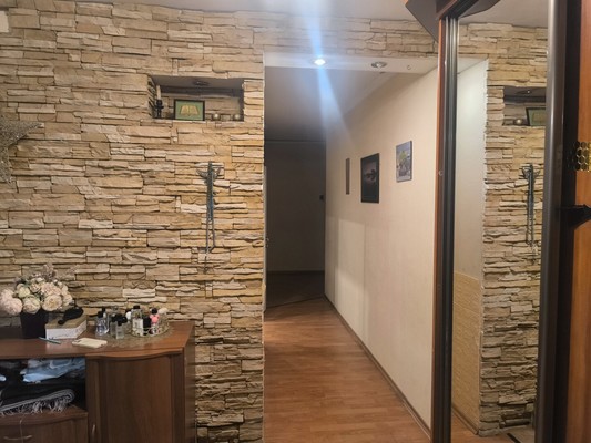 Продам трехкомнатную (3-комн.) квартиру, Космонавтов пр-кт, 37к1, Королев г