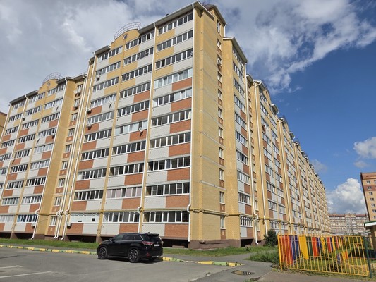 Продам двухкомнатную (2-комн.) квартиру, С.Жилина ул, 5, Медведево пгт