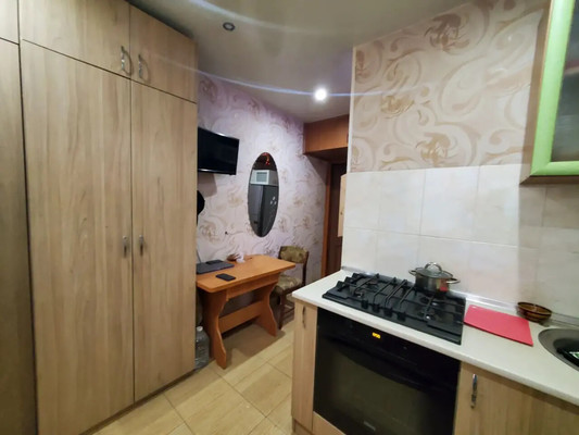 Продам однокомнатную (1-комн.) квартиру, Ялтинская ул, 17, Алушта г