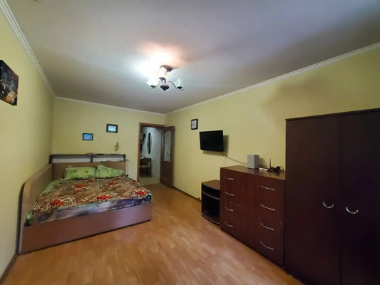 Продам однокомнатную (1-комн.) квартиру, Ялтинская ул, 17, Алушта г