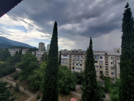 Продам однокомнатную (1-комн.) квартиру, Ялтинская ул, 17, Алушта г