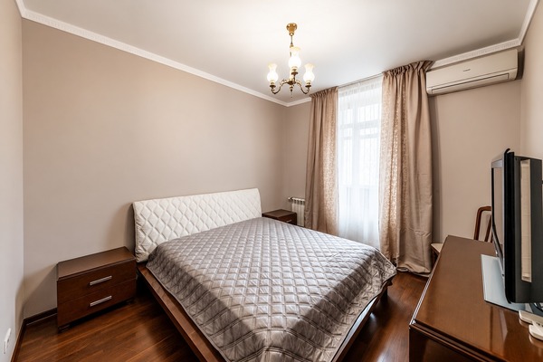 Продам двухкомнатную (2-комн.) квартиру, Тверская ул, 6б, Москва г