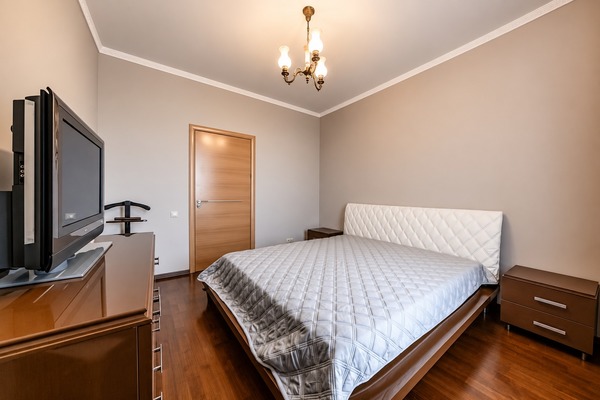 Продам двухкомнатную (2-комн.) квартиру, Тверская ул, 6б, Москва г
