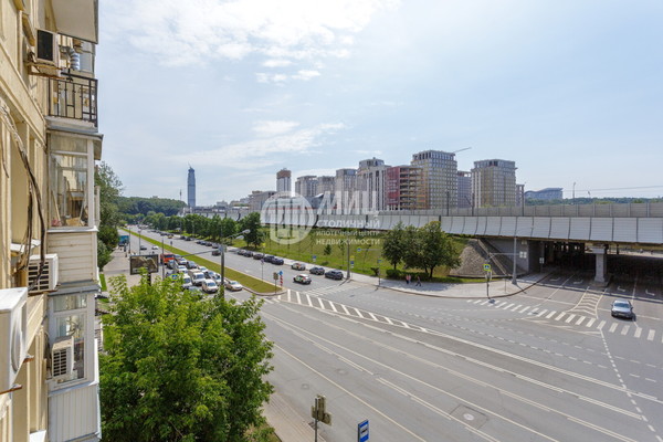 Продам двухкомнатную (2-комн.) квартиру, Хамовнический Вал ул, 16, Москва г